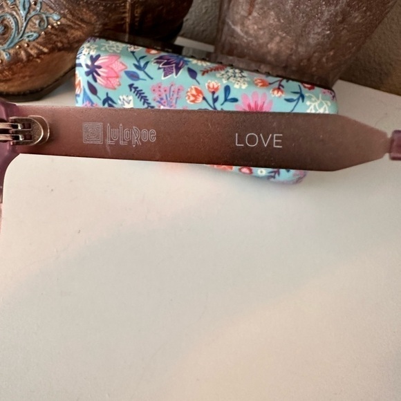 LULAROE Cateye sunglasses - Picture 4 of 9